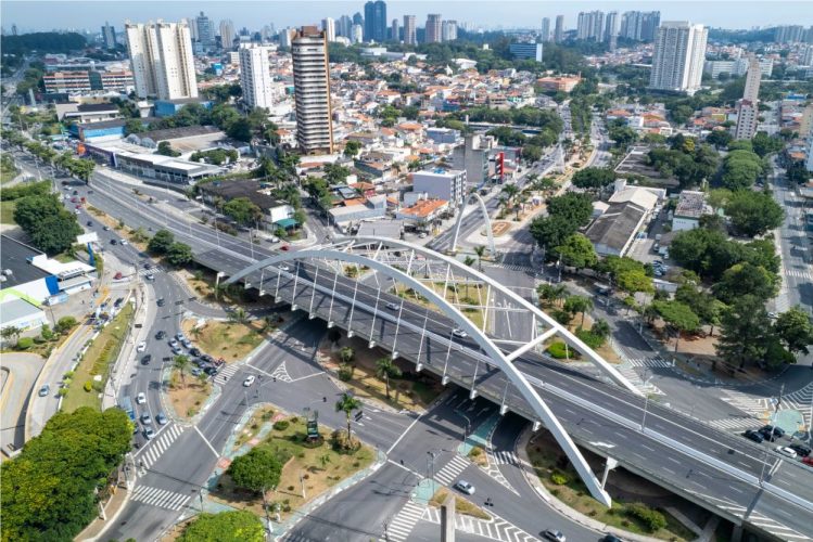 metallic-bridge-reinaldo-de-oliveira-viaduct-city-osasco-sao-paulo-brazil (1)
